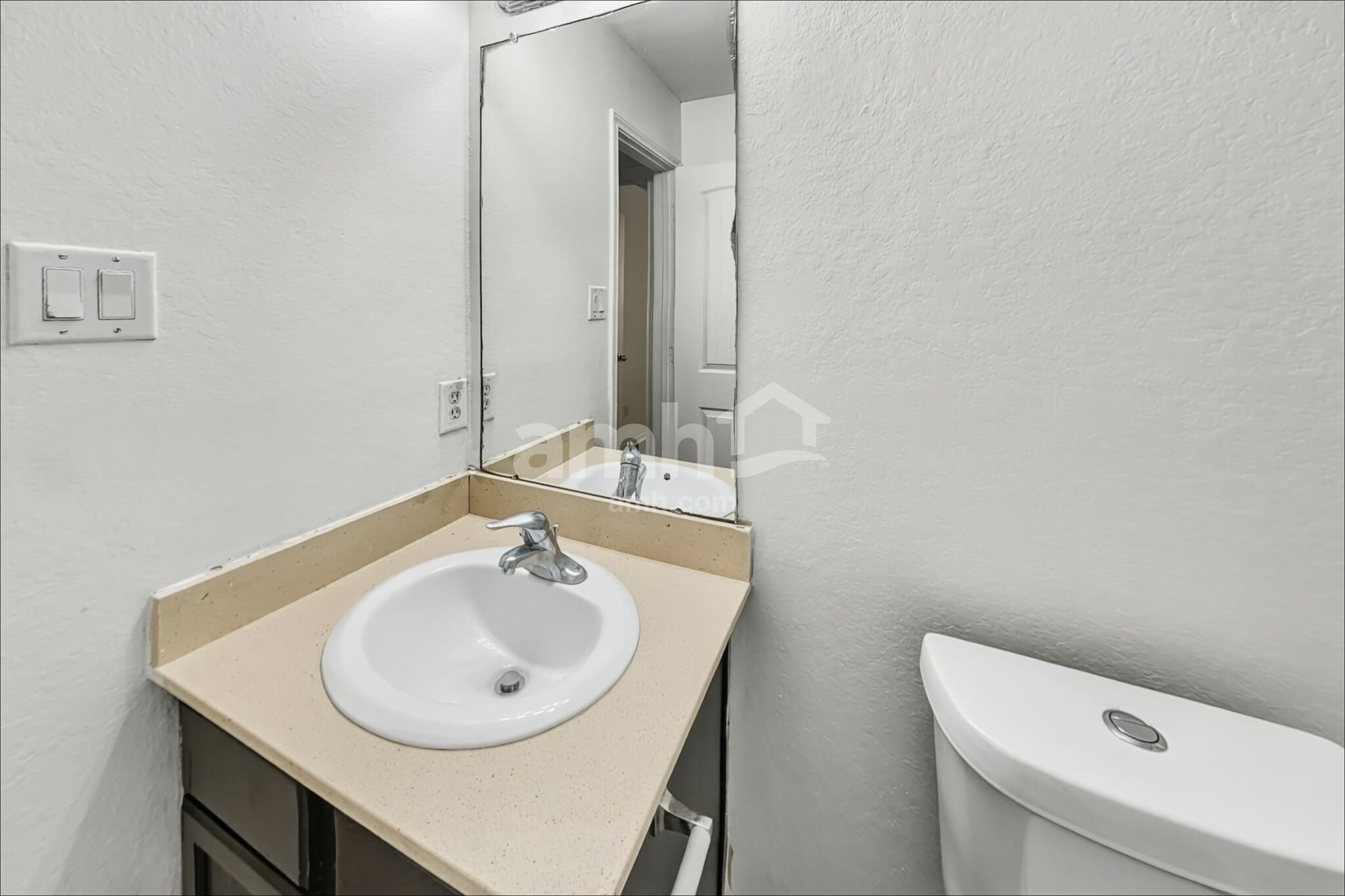 Building Photo - 7211 Alava Dr