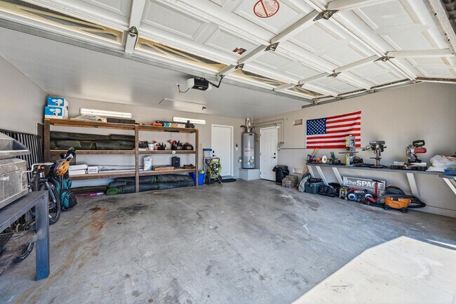 Building Photo - 3968 W Hearn Rd