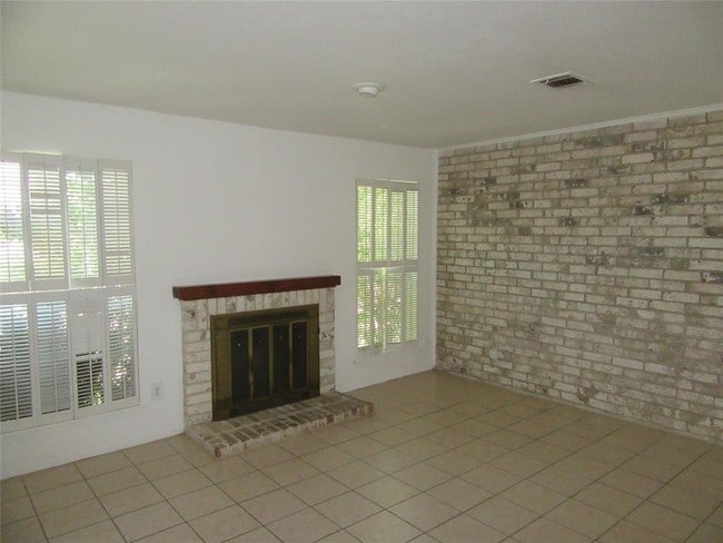Building Photo - 6463 Cambridge Glen Dr