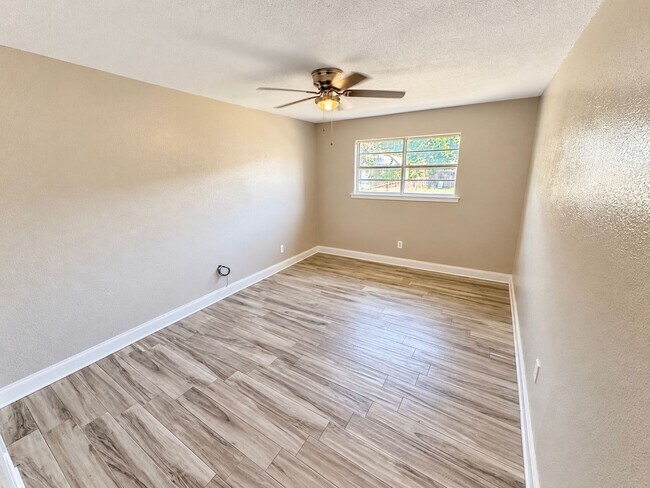 Building Photo - 2532 La Vonne Cir