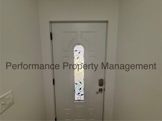 Building Photo - Modern 4 Bed/2 Bath E Bakersfield Home w/ RBP & Security Deposit Alternative Option