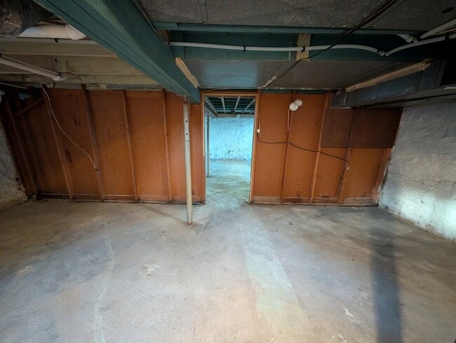 Building Photo - 2215 SW Hazelton Ct