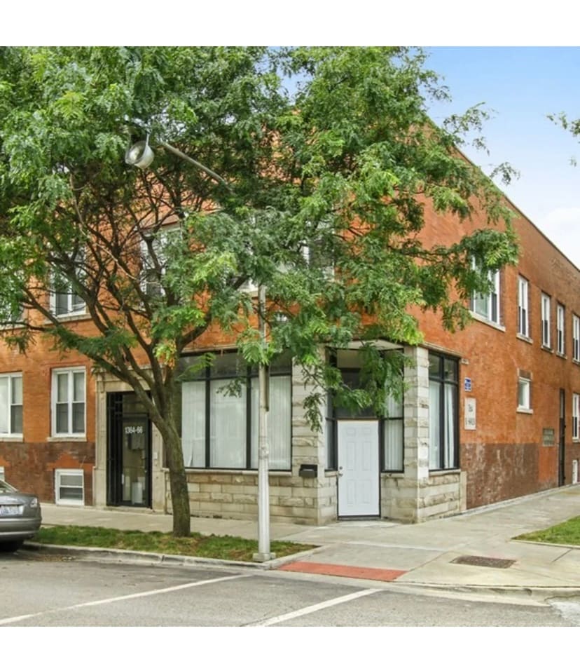 Building Photo - 3811 W Hirsch St