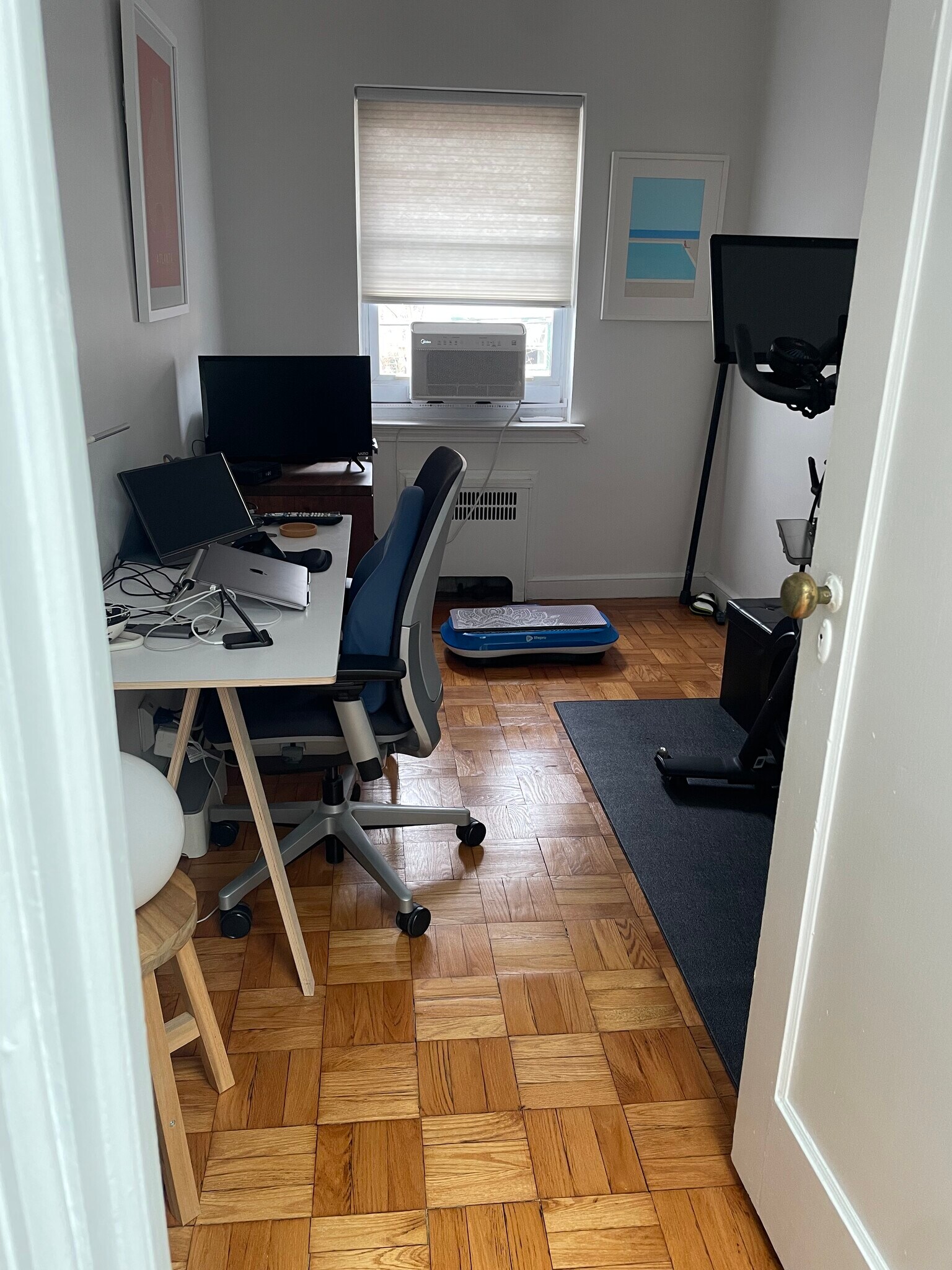 Building Photo - 3446 Corlear Ave