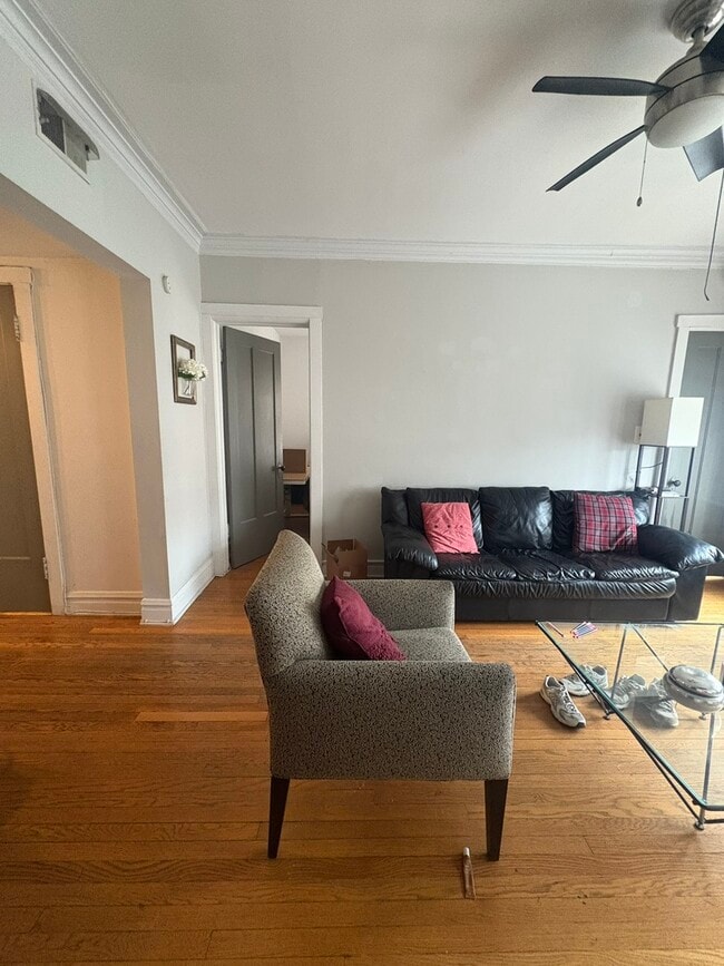 Building Photo - 3720 N Sheffield Ave