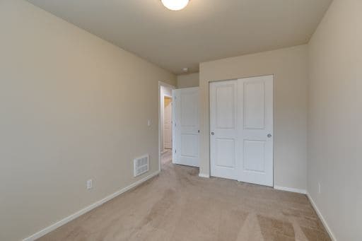 Building Photo - Mill Creek Townhome with 2 Car Garage Available Now!