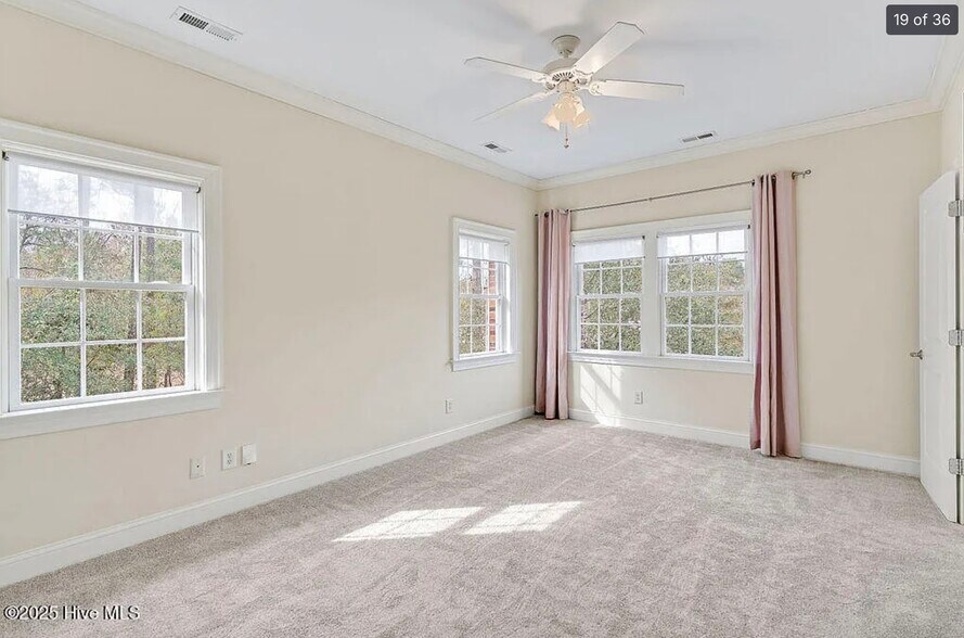 Building Photo - 3347 Jasper Pl