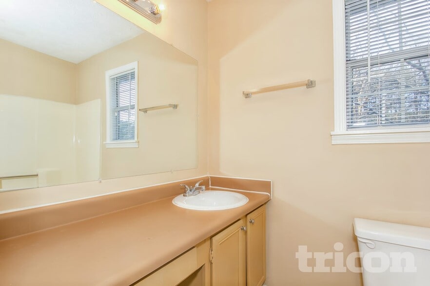 Building Photo - 2889 Darrah Ct SW