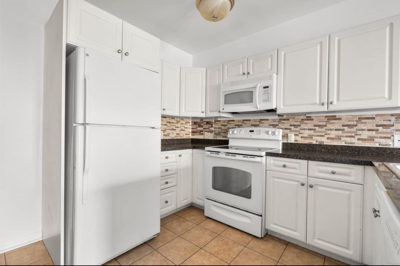 Building Photo - 2660 North Ave