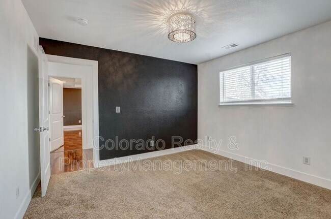 Building Photo - 2581 S Hazel Ct