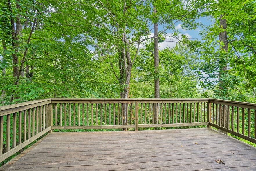 Building Photo - 166 Mount Royal Dr