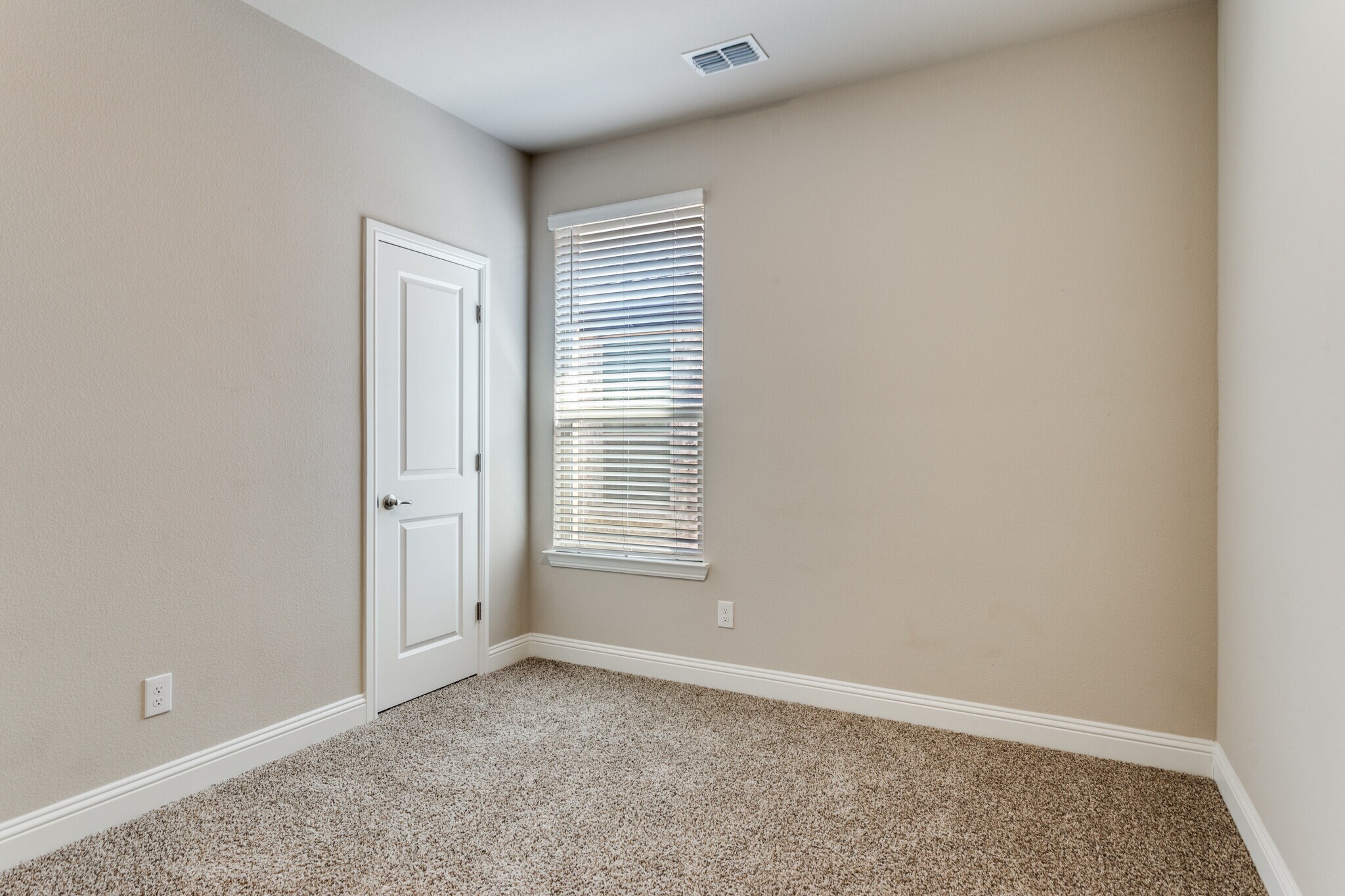Bedroom 2 - 11516 Lavonia Rd