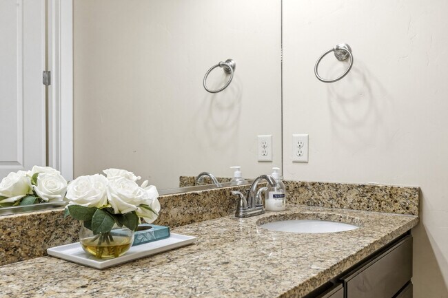 Building Photo - 4221 Torrey Pines Dr