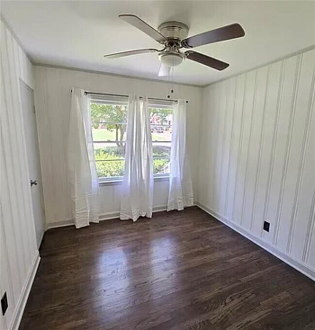 Building Photo - 2863 Catalina Dr