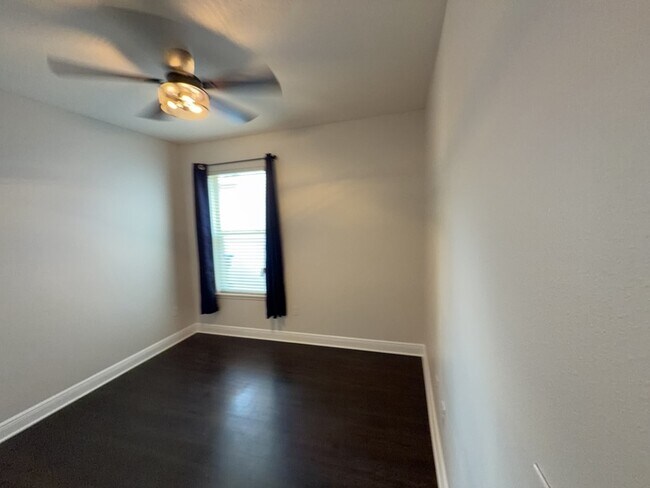 Building Photo - 15543 Waterleigh Cove Dr