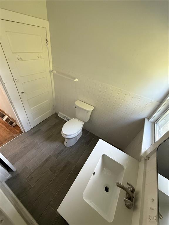 Building Photo - 3865 Old Post Rd