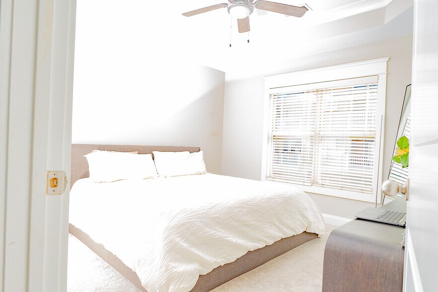 Main Room - 2113 Gorman Grv SE