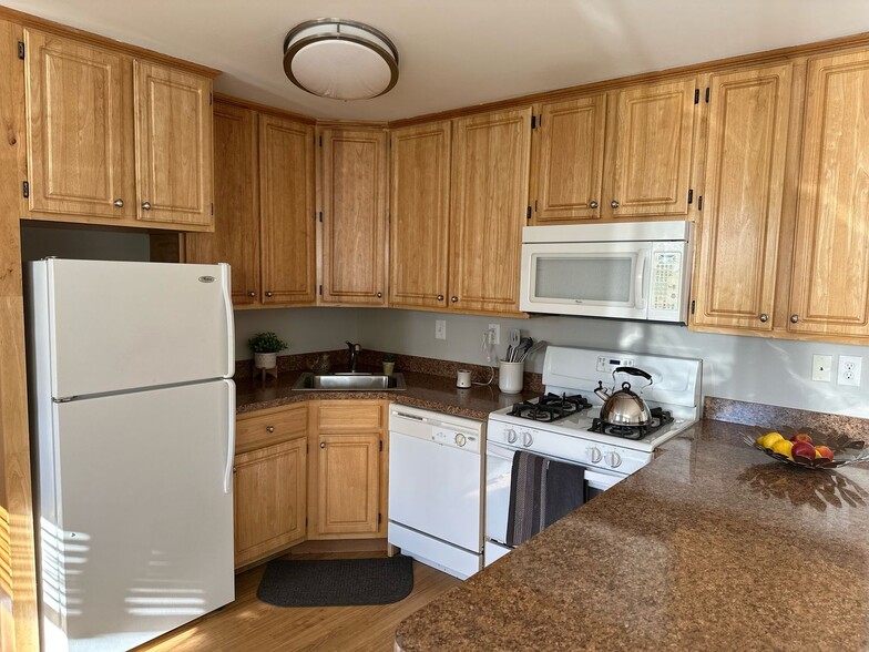 Interior Photo - Metropolitan Manayunk Hill