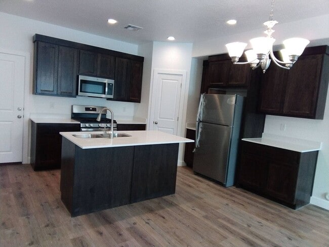 Building Photo - Located in Arbor Park