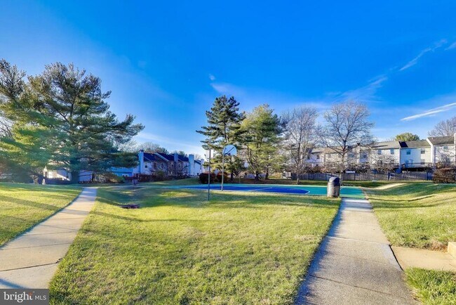 Building Photo - 8205 Whispering Oaks Way