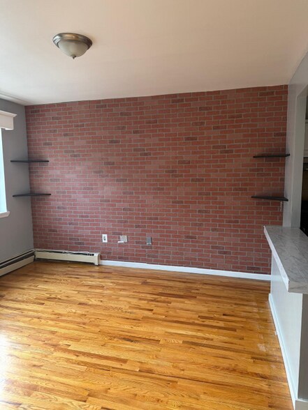 Building Photo - 455 E 181st St