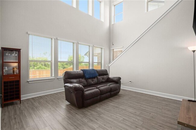 Building Photo - 12900 Stanford Dr