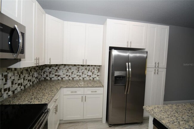 Building Photo - 25 Rosepetal Ln