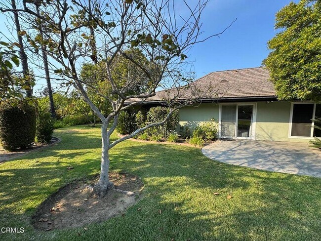 Building Photo - 620 Trueno Ave