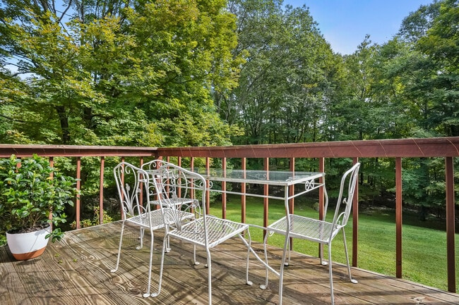 Building Photo - 15 Bartram Dr