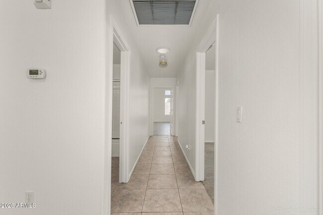 Building Photo - 16243 N Oachs Dr