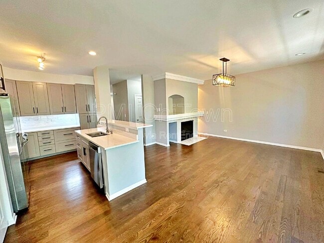 Building Photo - 5682 Cambridge Way