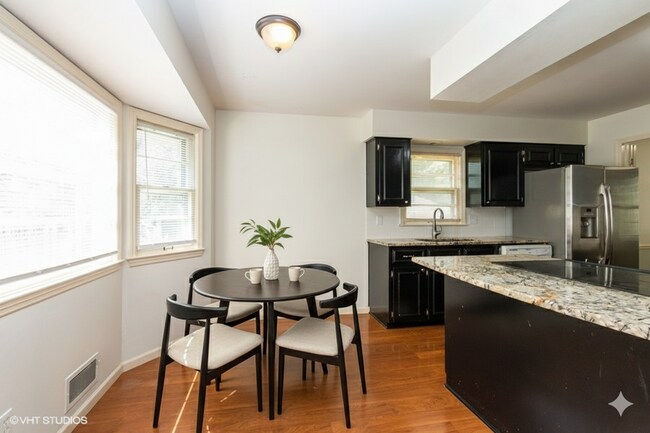 Building Photo - 4449 E 107th St