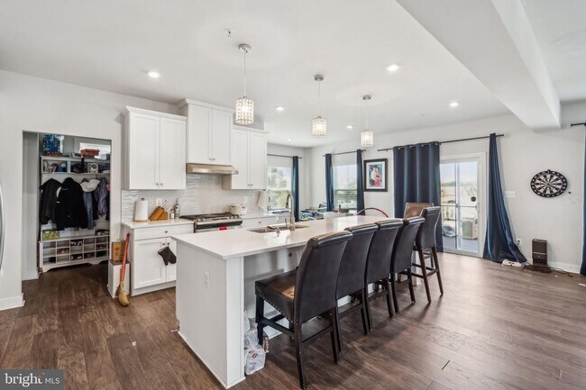 Building Photo - 11281 Wheeler Ridge Dr