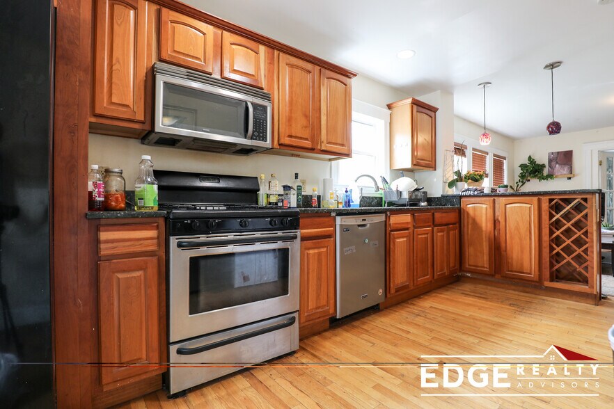 Building Photo - 5 Granite St