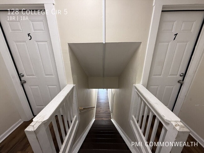 Building Photo - 128 College Cir