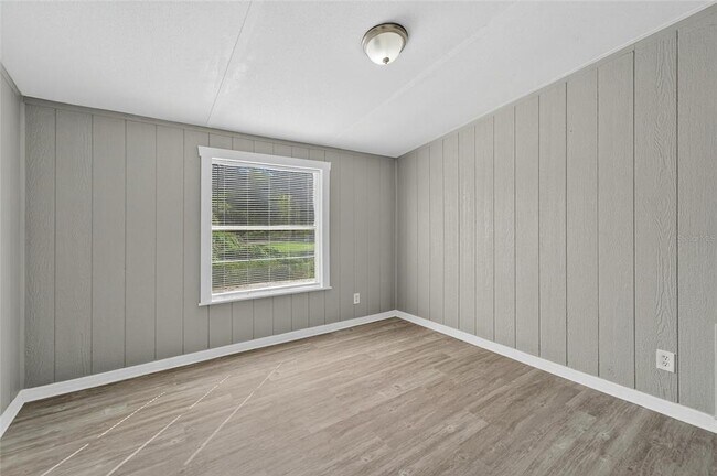 Building Photo - 39256 Lizabeth Cir