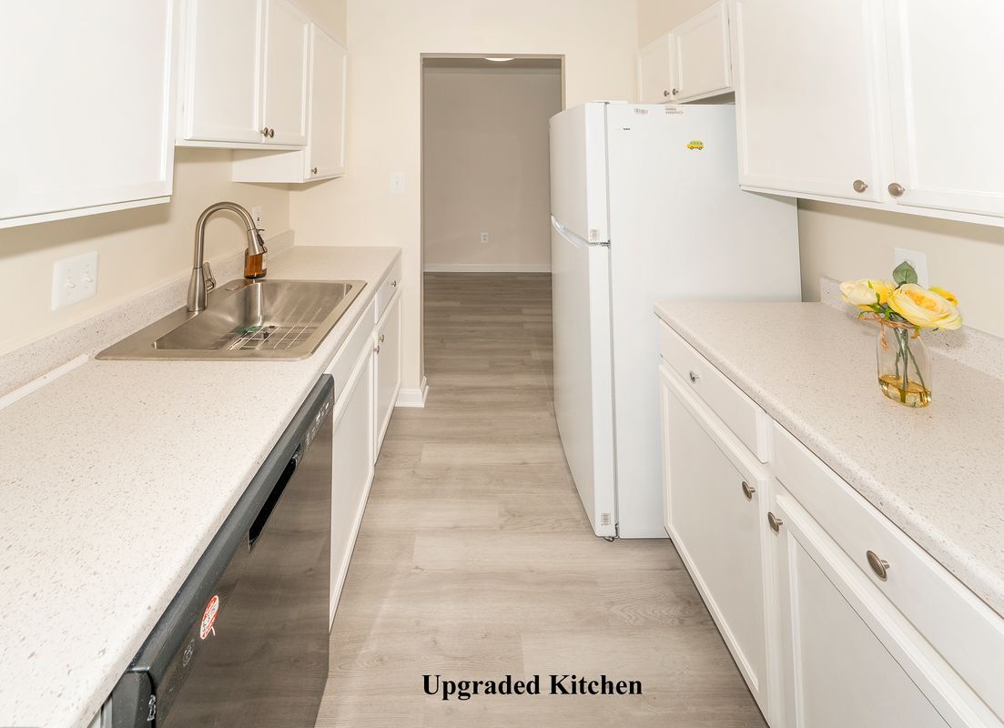 Building Photo - 14 Halley Pl SE