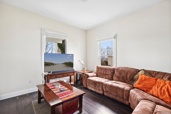 Building Photo - 15 Summit Pl