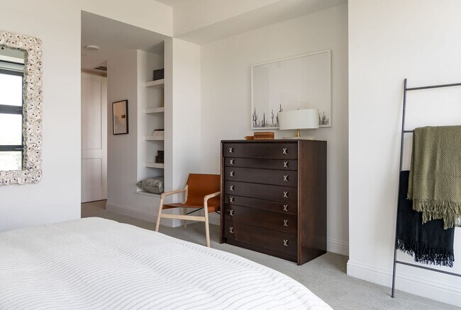 Building Photo - Modern 3-Bedroom Apartment with Smart Home...