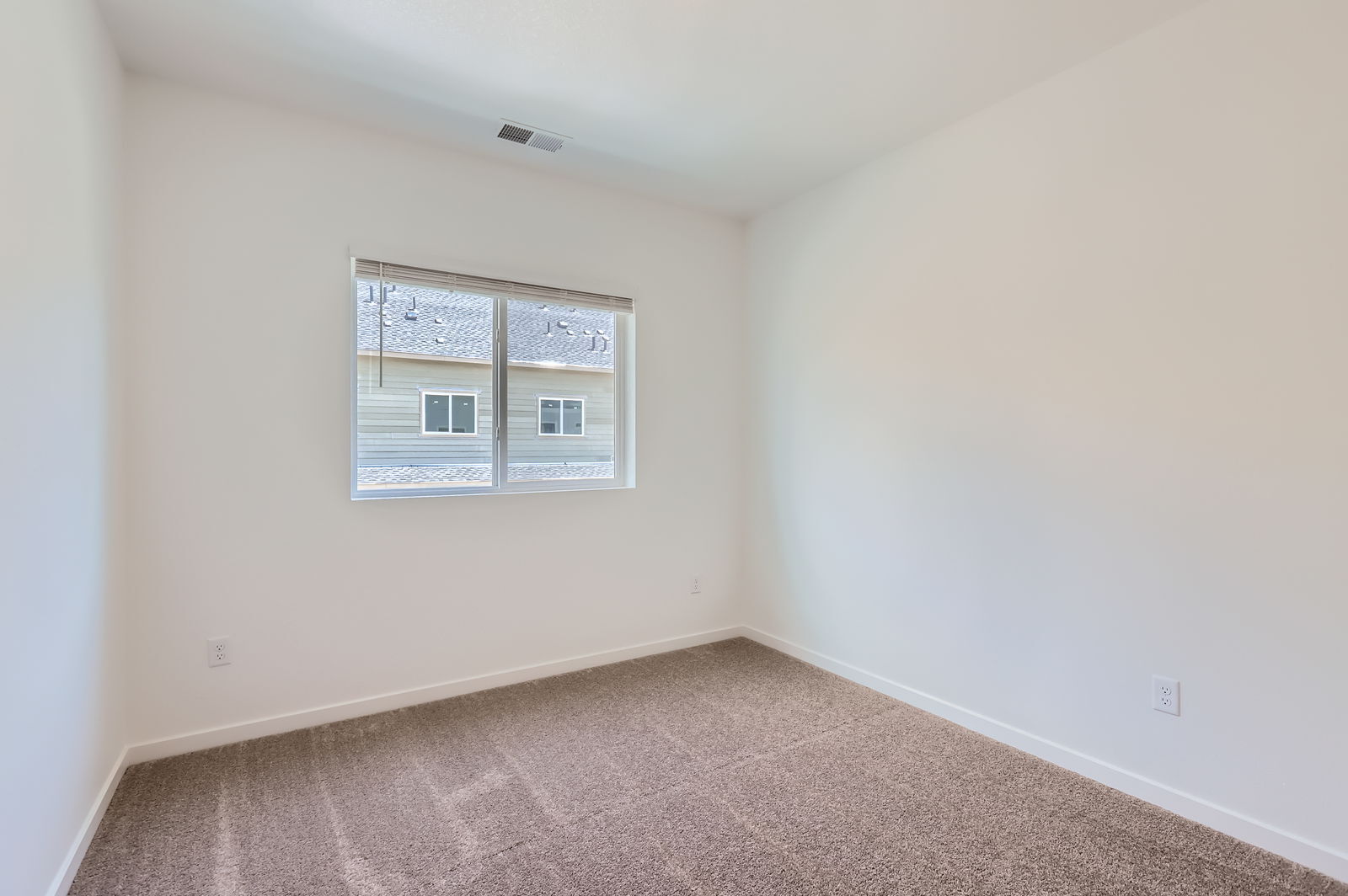 Building Photo - 6348 Deerfoot Dr
