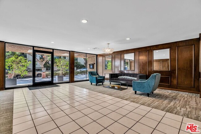 Building Photo - 1124 Kings Rd