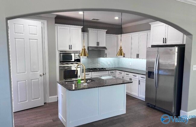 Building Photo - 1111 Pegasus Dr NW