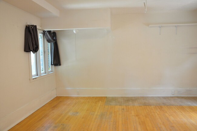 Building Photo - 1 Bedroom 1 bath Condo in Historic SLC bui...