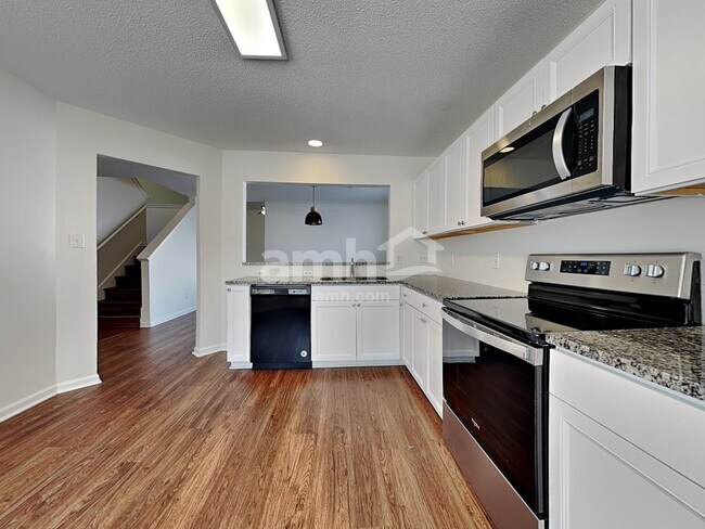 Building Photo - 4415 Hounds Run Dr