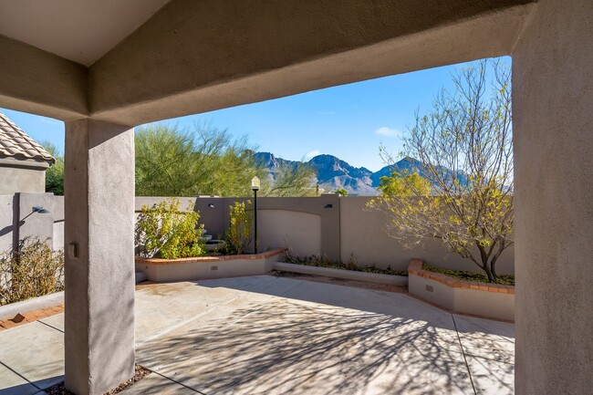 Building Photo - Charming Semi-Furnished Home in Oro Valley...