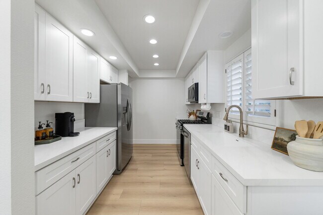 Building Photo - 2636 Vista Del Oro