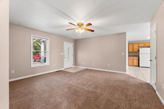 Building Photo - Comanche 178/180