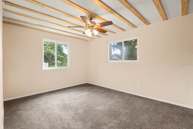 Building Photo - 2526 26th St S