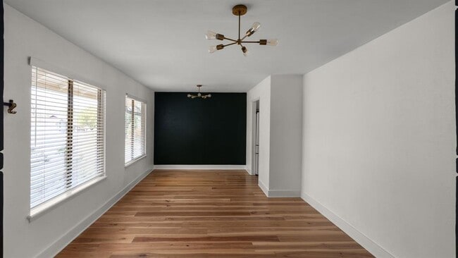 Building Photo - 6601 Blarwood Dr