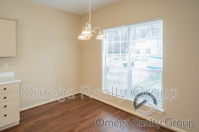 Building Photo - 1934 Live Oak Trce